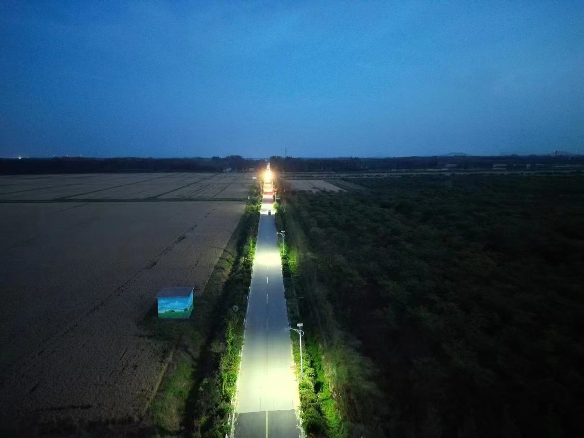 镇级公路亮灯